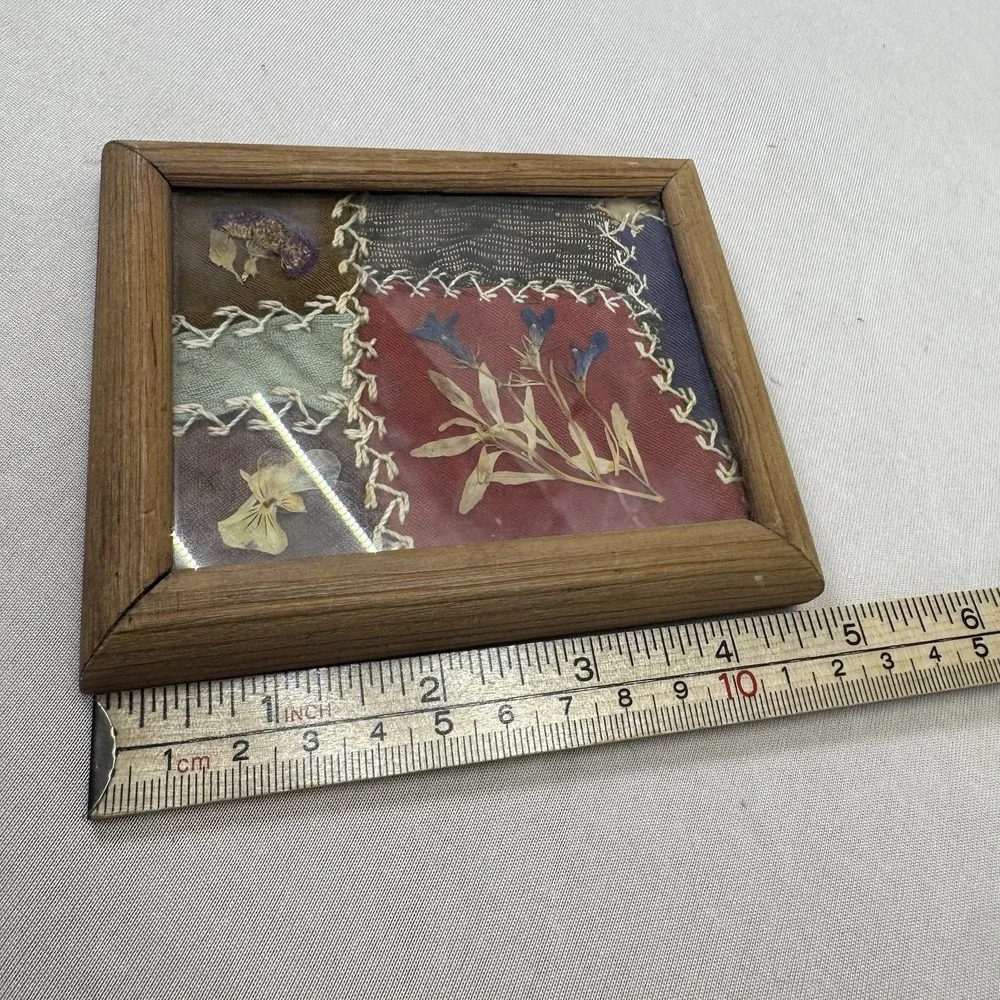 3x5 Vintage Cloth & Dried Flowers In Frame